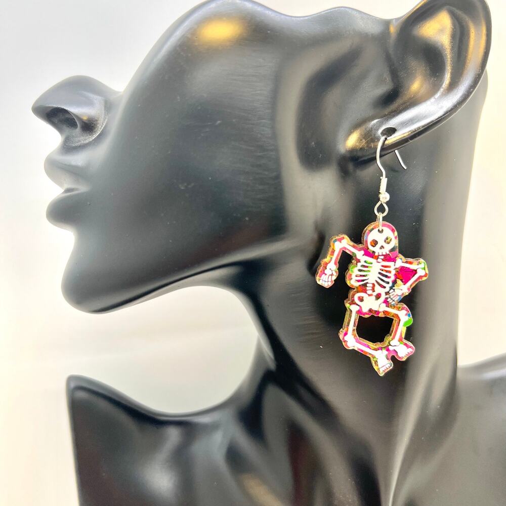 Dancing Skeleton Earrings - Halloween Earrings - Goth Earrings - Party Earrings - Picture 8 of 9